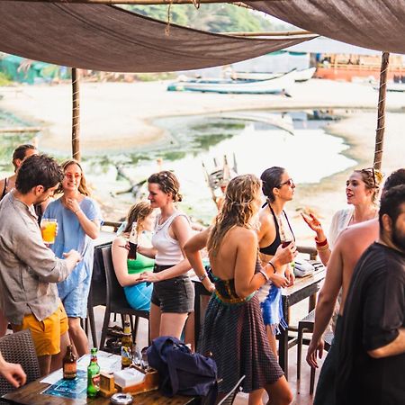 This Is It Beachfront - Rooms, Cafe & Events 阿姆波尔 外观 照片