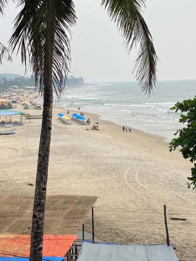 This Is It Beachfront - Rooms, Cafe & Events 阿姆波尔 外观 照片