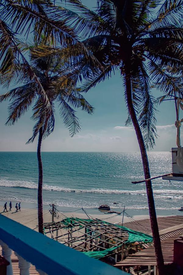 This Is It Beachfront - Rooms, Cafe & Events 阿姆波尔 外观 照片