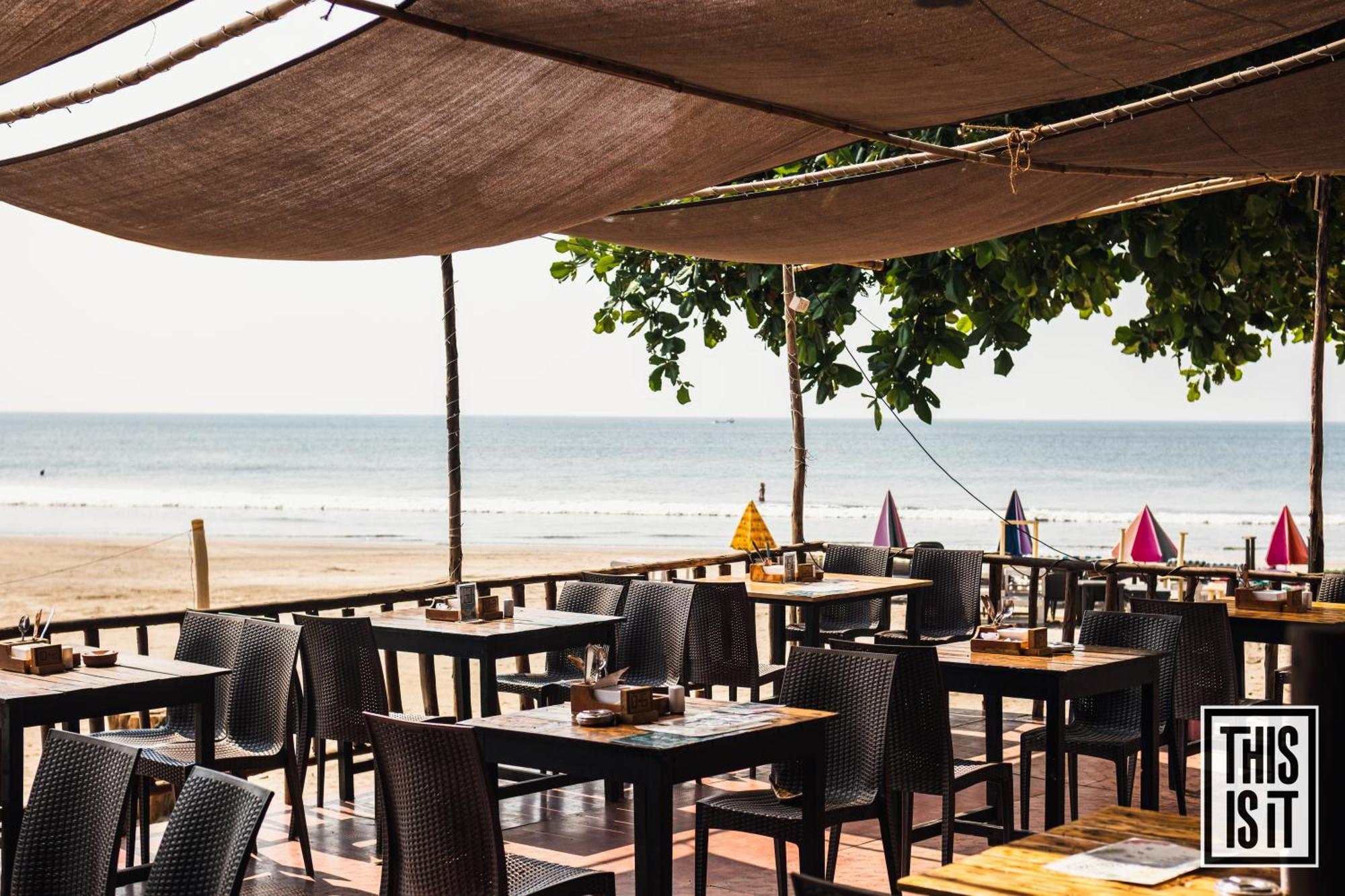 This Is It Beachfront - Rooms, Cafe & Events 阿姆波尔 外观 照片