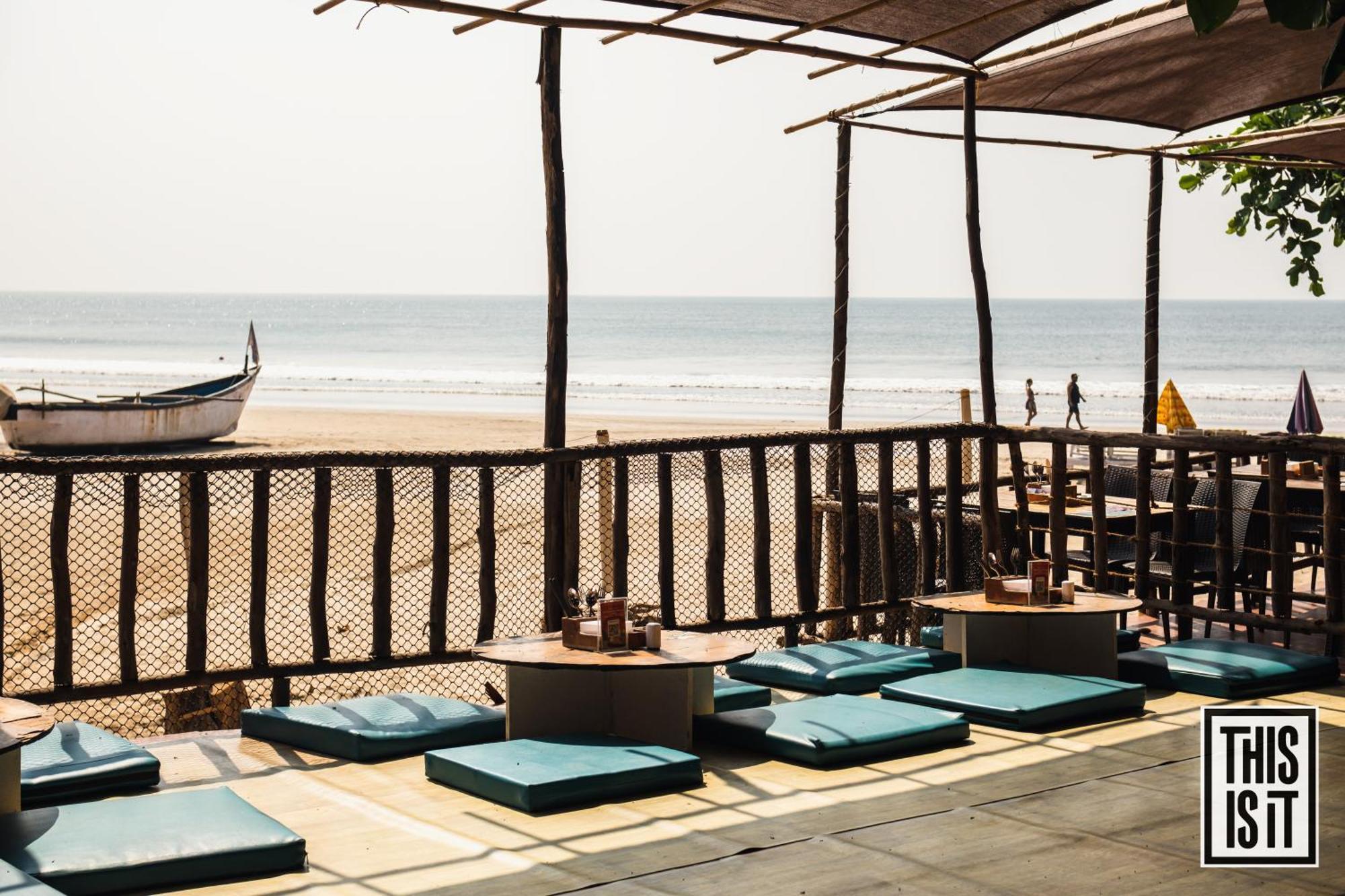This Is It Beachfront - Rooms, Cafe & Events 阿姆波尔 外观 照片
