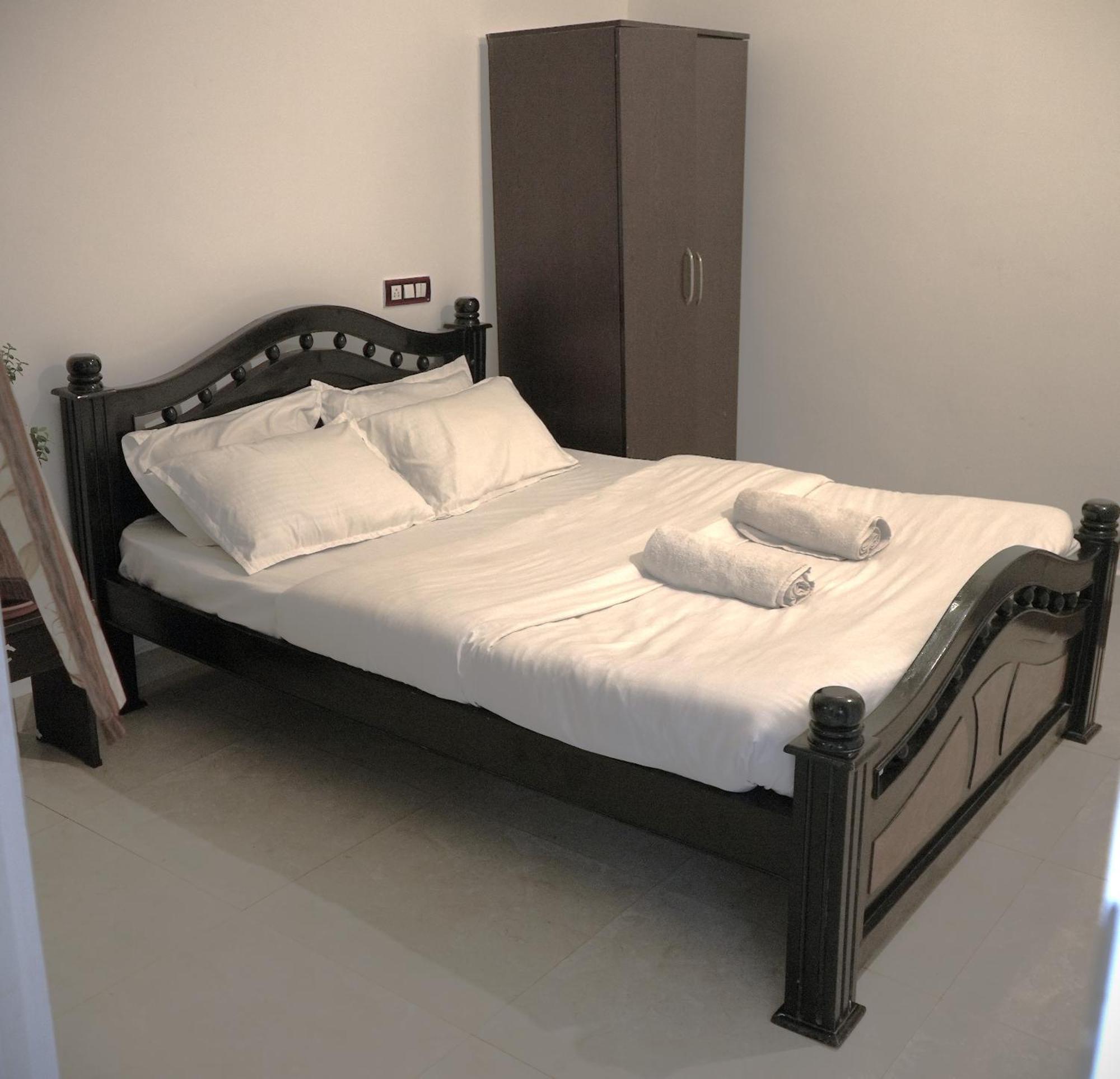 This Is It Beachfront - Rooms, Cafe & Events 阿姆波尔 外观 照片