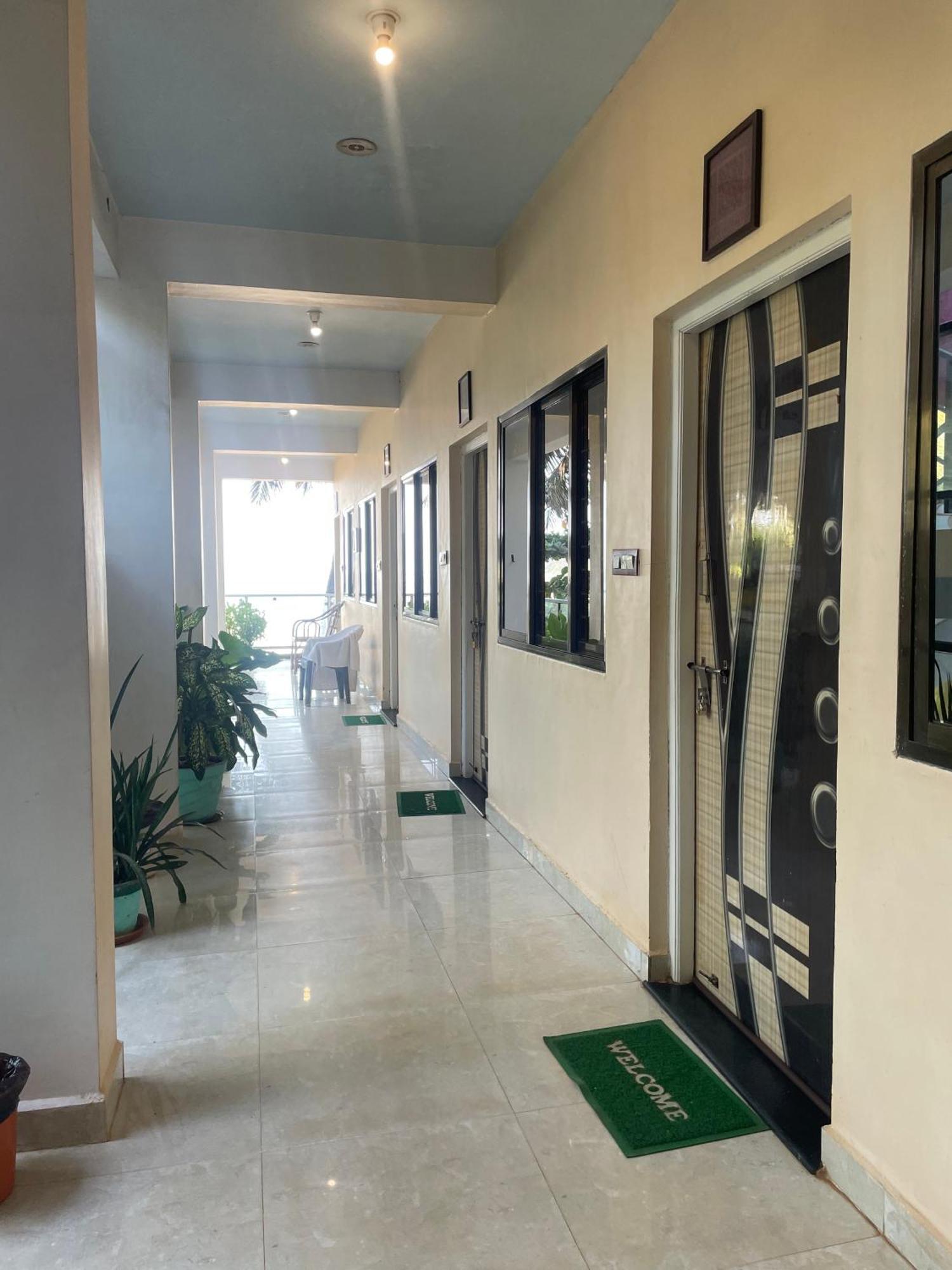 This Is It Beachfront - Rooms, Cafe & Events 阿姆波尔 外观 照片