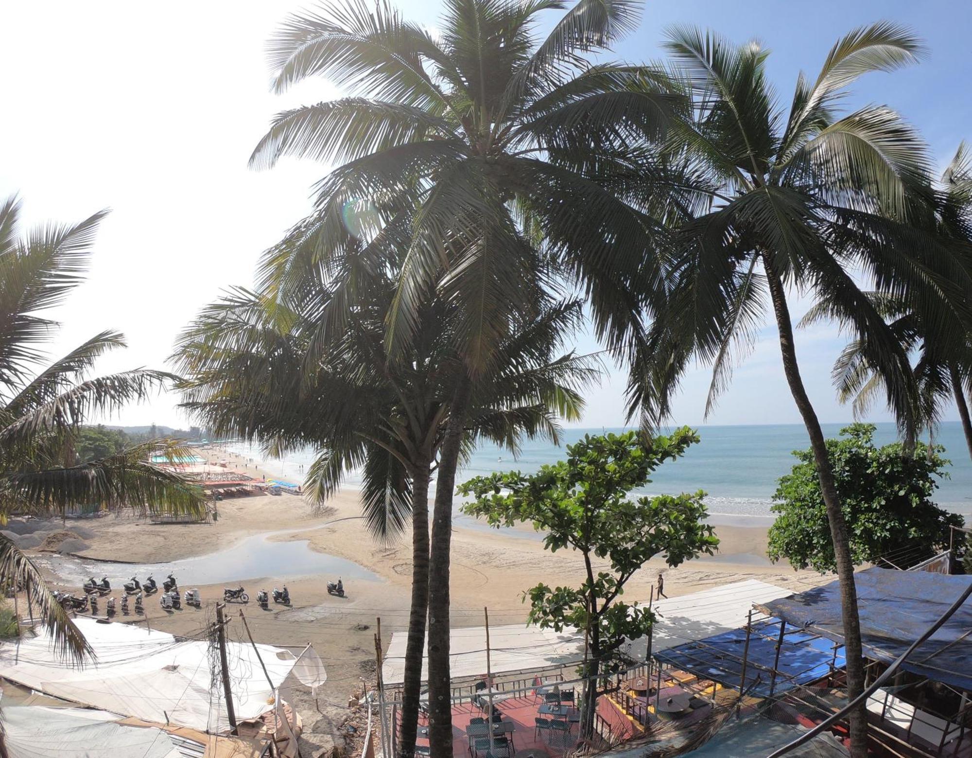This Is It Beachfront - Rooms, Cafe & Events 阿姆波尔 外观 照片
