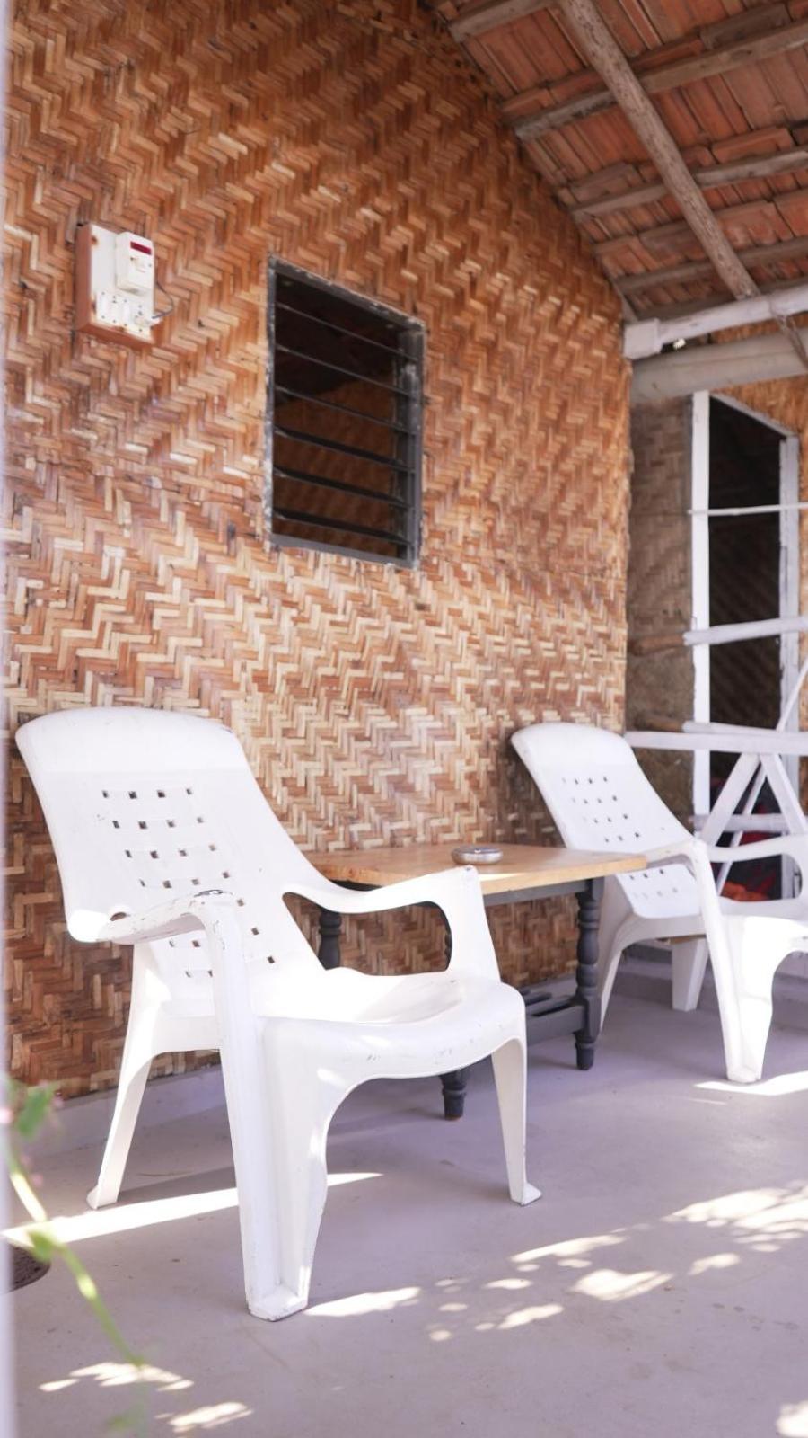 This Is It Beachfront - Rooms, Cafe & Events 阿姆波尔 外观 照片