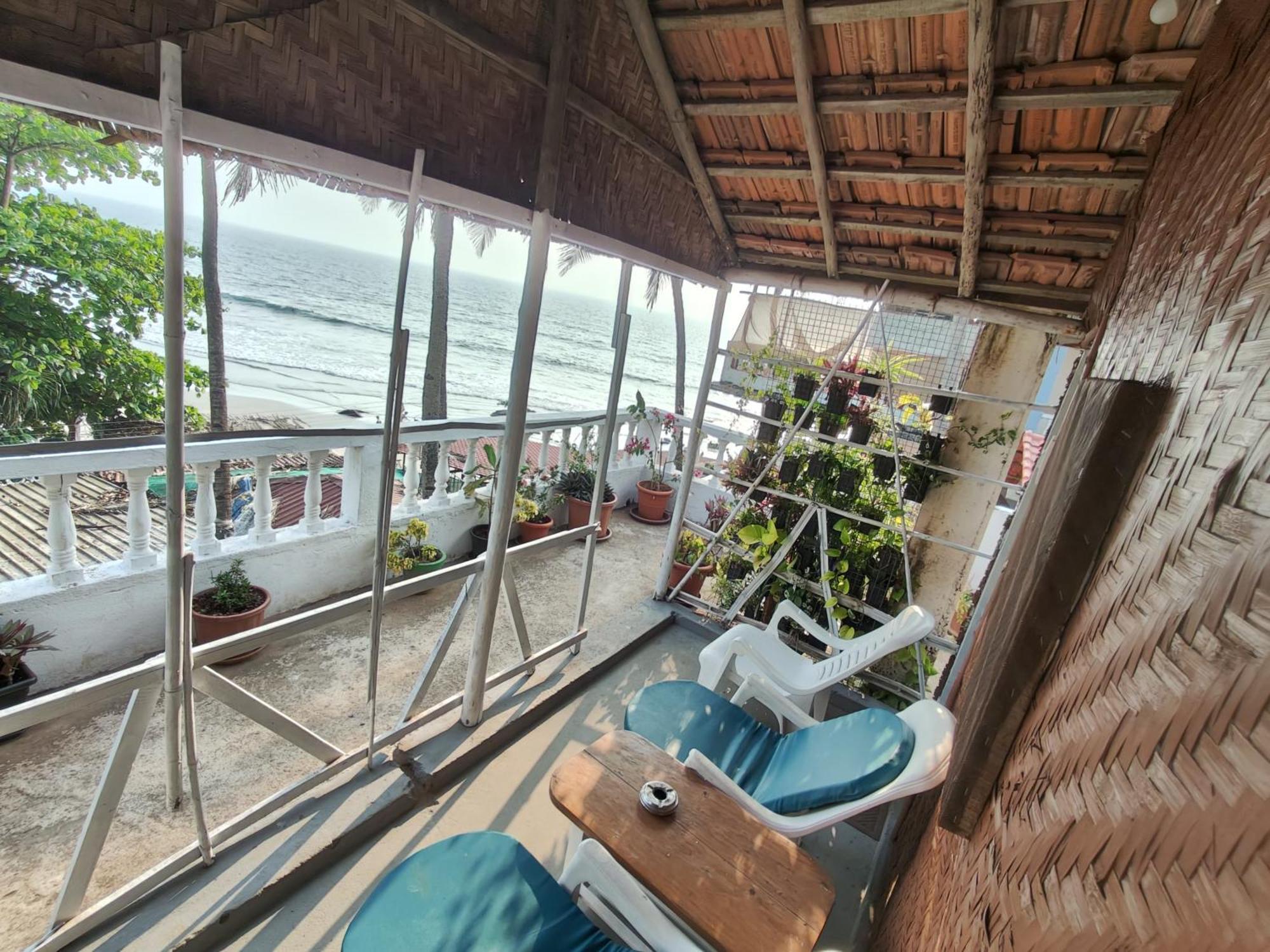 This Is It Beachfront - Rooms, Cafe & Events 阿姆波尔 外观 照片
